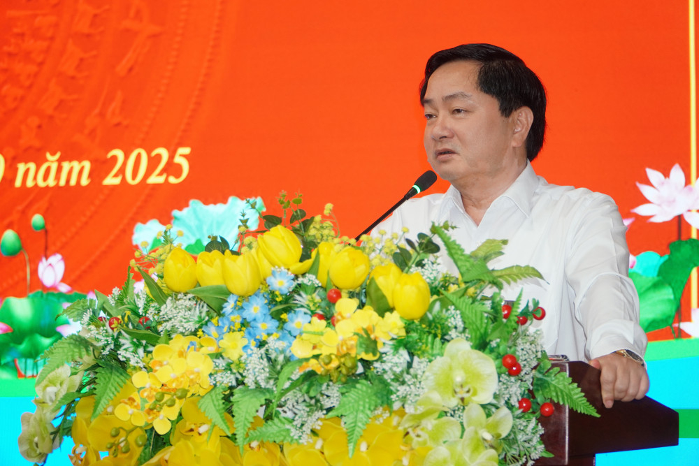 Bí thư Tỉnh ủy Tây Ninh Nguyễn Văn Quyết yêu cầu các cấp ủy đảng, chính quyền, MTTQ và các tổ chức chính trị - xã hội trong tỉnh tập trung lãnh đạo xây dựng kế hoạch và tổ chức phổ biến, quán triệt Nghị quyết Đại hội