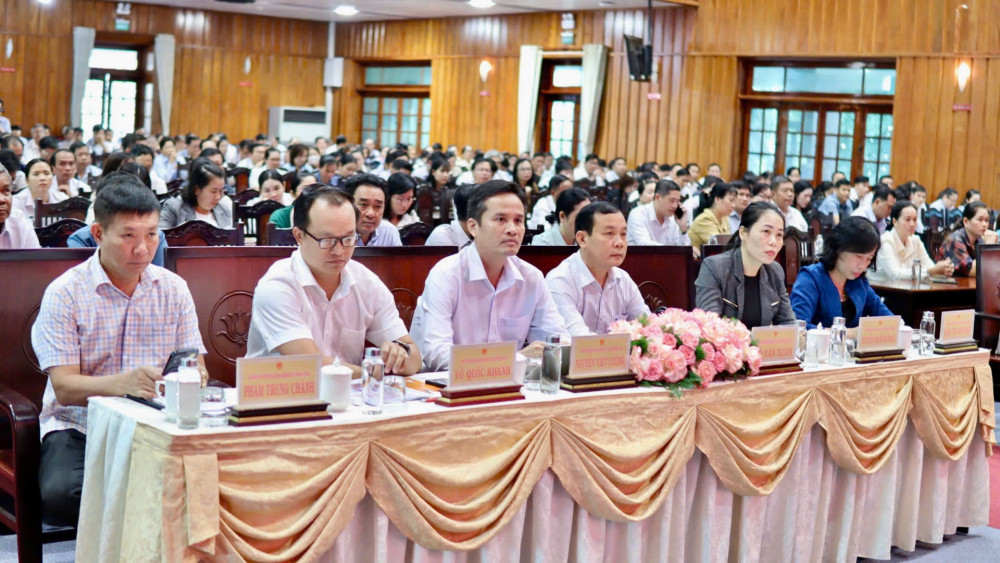 Đại biểu tham dự hội nghị tập huấn