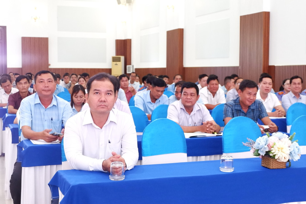Đại biểu tham dự hội nghị