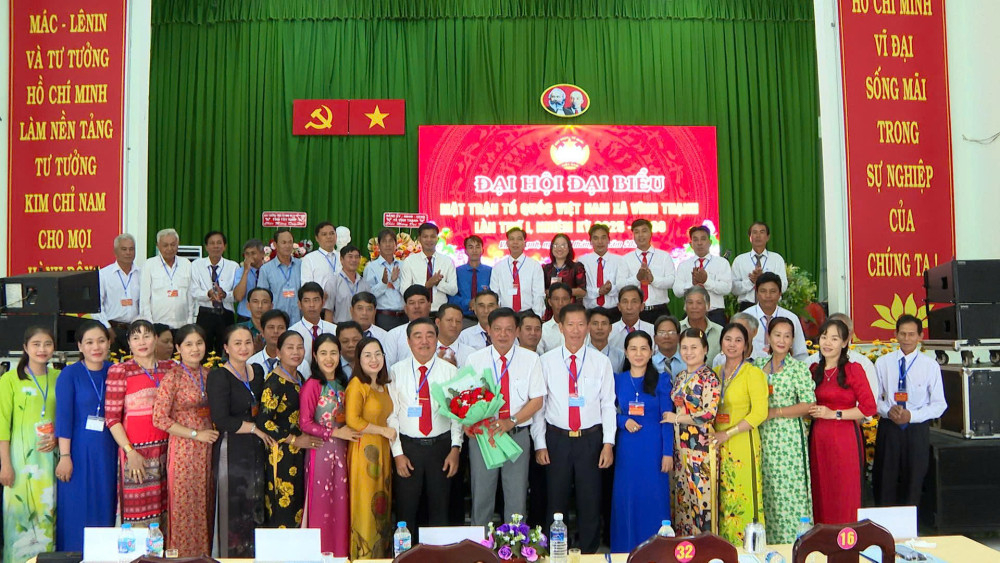 Ủy viên UBMTTQ Việt Nam xã Vĩnh Thạnh khóa I, nhiệm kỳ 2025-2030 ra mắt tại Đại hội