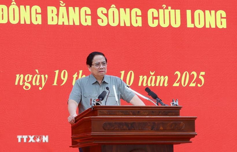 Thủ tướng Phạm Minh Chính chủ trì Hội nghị về về tình hình triển khai các dự án đường cao tốc khu vực Đồng bằng sông Cửu Long (Ảnh: Dương Giang/TTXVN)