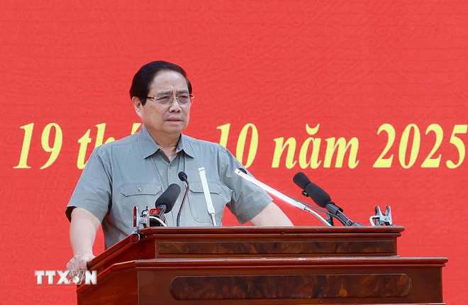Thủ tướng Phạm Minh Chính chủ trì Hội nghị về về tình hình triển khai các dự án đường cao tốc khu vực Đồng bằng sông Cửu Long (Ảnh: Dương Giang/TTXVN)