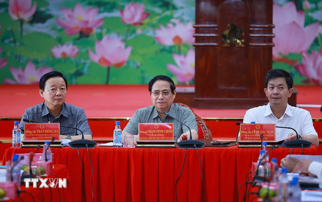 Thủ tướng Phạm Minh Chính chủ trì Hội nghị về về tình hình triển khai các dự án đường cao tốc khu vực Đồng bằng sông Cửu Long (Ảnh: Dương Giang/TTXVN)