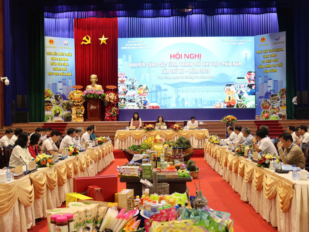 Đại biểu tham dự hội nghị