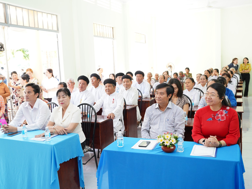 Đại biểu tham dự Tết Saunco Khamun của tộc người Tà Mun 