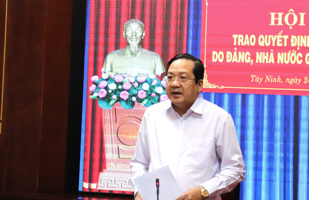 Ủy viên Ban Thường vụ Tỉnh ủy, Phó Chủ tịch UBND tỉnh Nguyễn Minh Lâm phát biểu tại hội nghị 