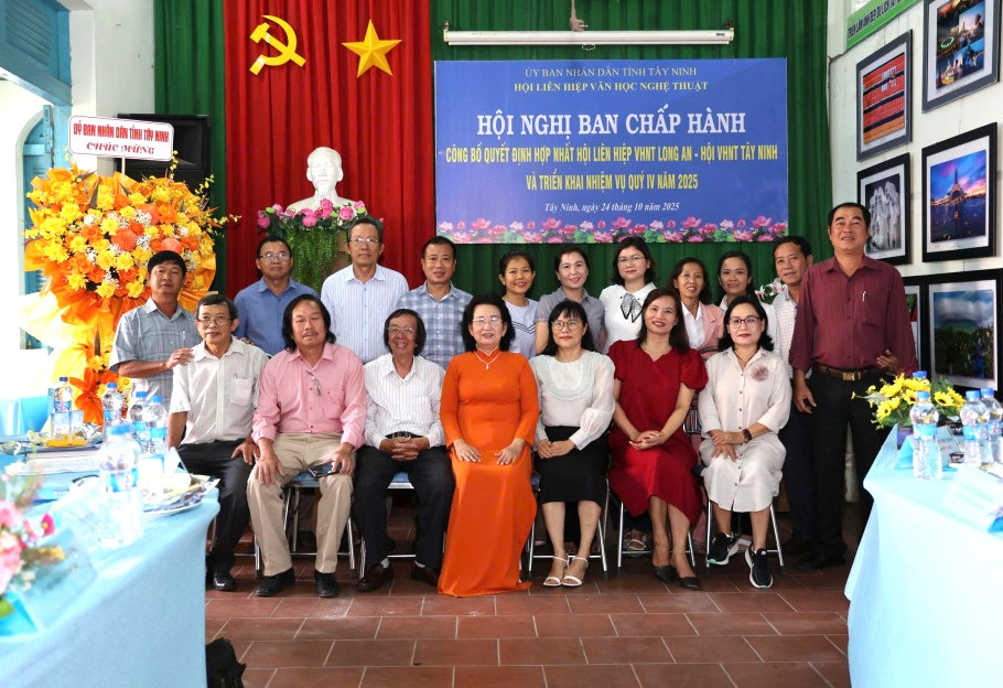 Ban Chấp hành Hội Liên hiệp Văn học Nghệ thuật tỉnh Tây Ninh