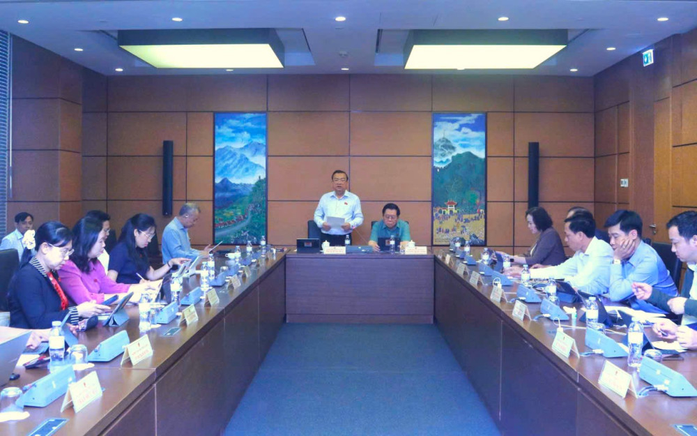 Đại biểu tham gia thảo luận Tổ