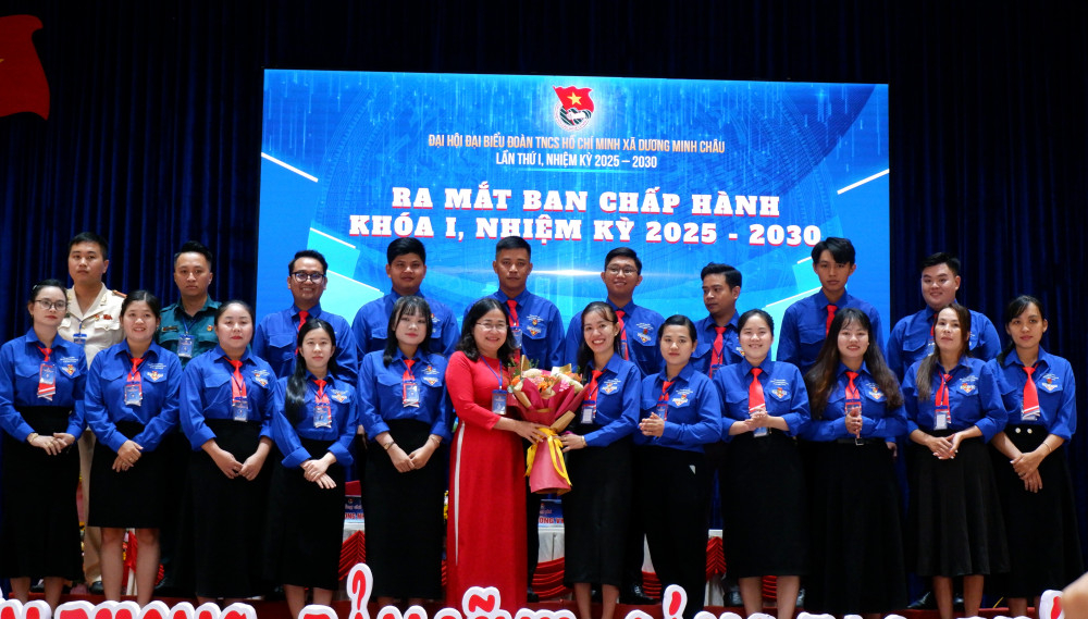Ban Chấp hành Đoàn TNCS Hồ Chí Minh xã Dương Minh Châu nhiệm kỳ 2025-2030 ra mắt trước Đại hội