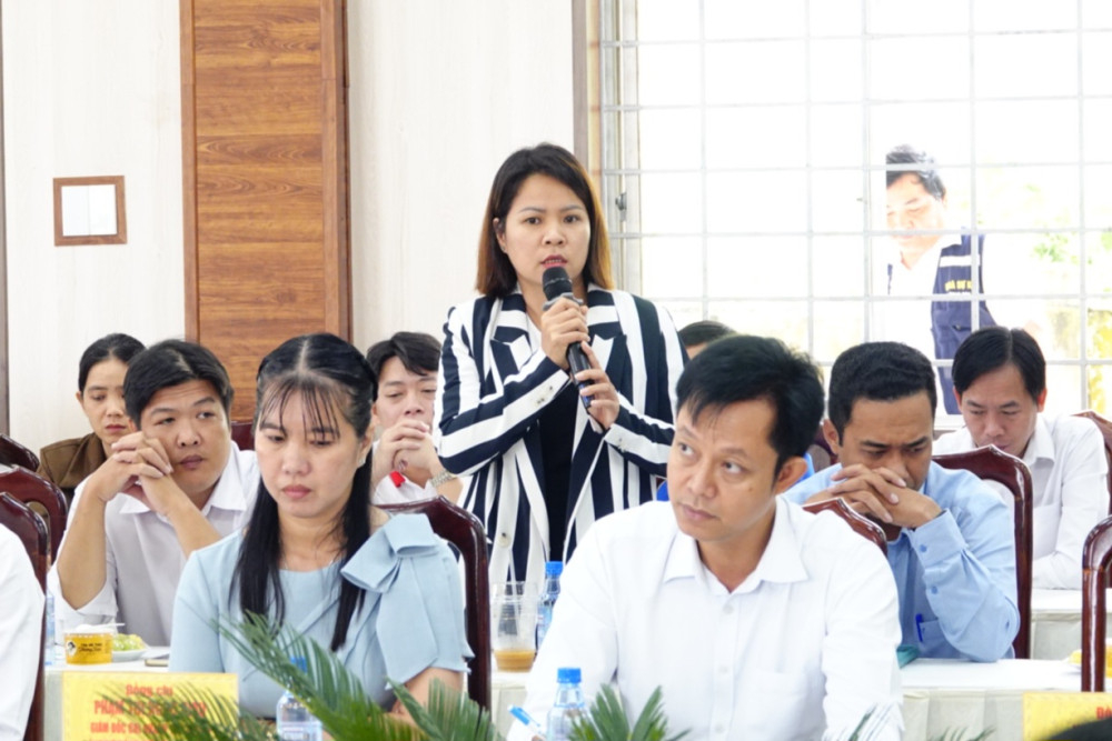 Đại diện doanh nghiệp nêu ý kiến tại cuộc gặp mặt