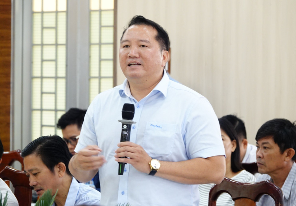 Đại diện doanh nghiệp nêu ý kiến tại cuộc gặp mặt