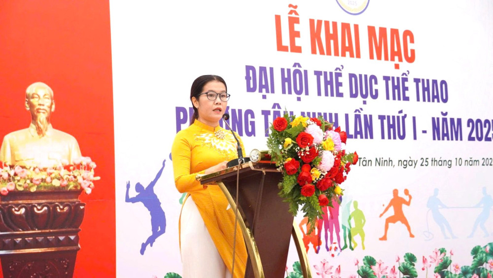 Phó Chủ tịch UBND phường Nguyễn Thị Thiên Hương - Trưởng Ban Tổ chức Đại hội phát biểu khai mạc Đại hội