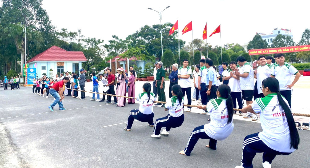 Các đội tham gia môn kéo co