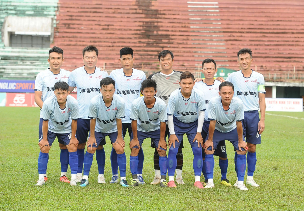 Dũng Phong FC giành vé vào chung kết