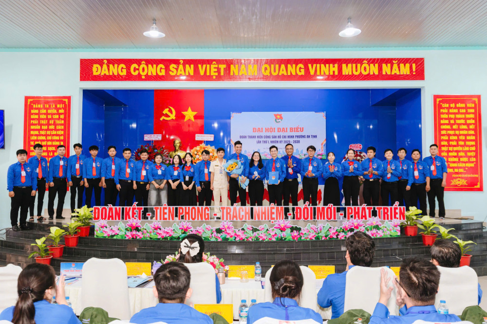 Ban Chấp hành Đoàn TNCS Hồ Chí Minh phường An Tịnh khóa I, nhiệm kỳ 2025-2030 ra mắt tại Đại hội