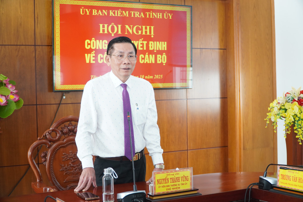 Ủy viên Ban Thường vụ Tỉnh ủy, Chủ nhiệm Ủy ban Kiểm tra Tỉnh ủy Nguyễn Thành Vững phát biểu giao nhiệm vụ