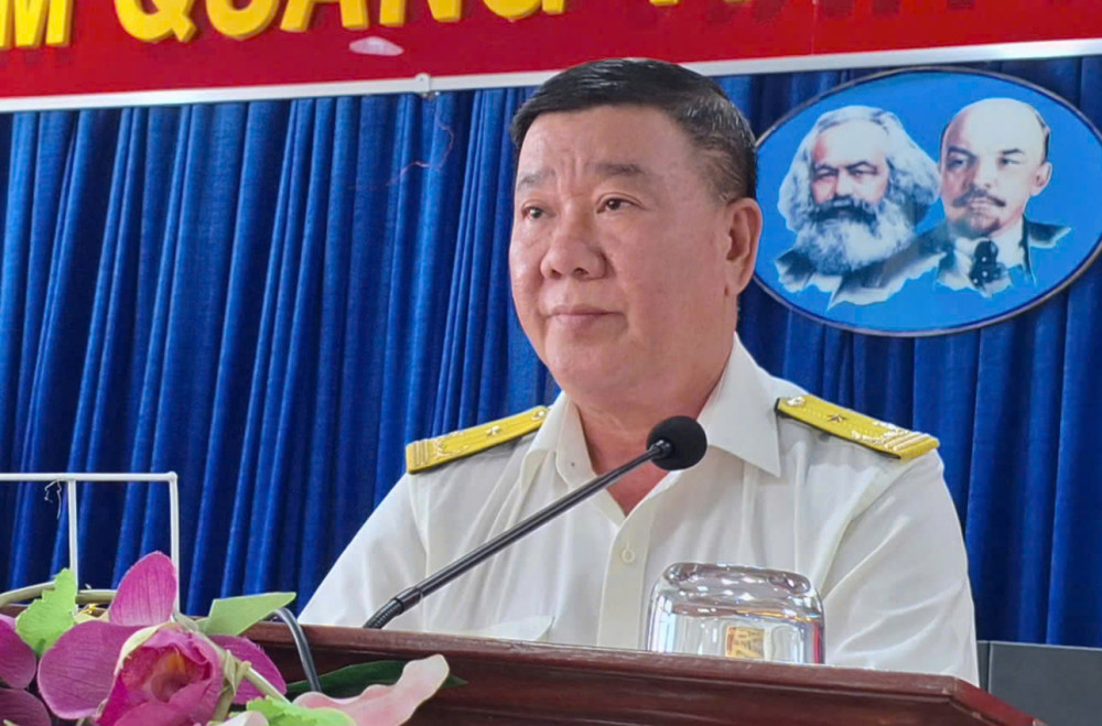 Phó Trưởng Thuế cơ sở 1 Huỳnh Công Mười phát biểu tại hội nghị