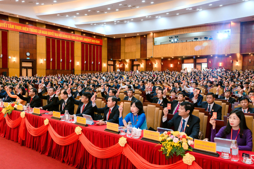 Biểu quyết thông qua Nghị quyết Đại hội Đảng bộ tỉnh lần thứ I, nhiệm kỳ 2025-2030