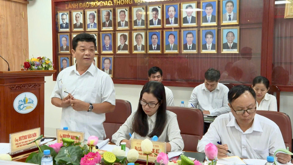 Giám đốc Sở Xây dựng Nguyễn Nam Hưng phát biểu ý kiến