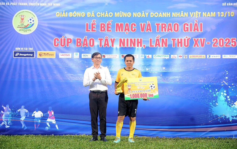 “Vua phá lưới” Phạm Văn Đầy