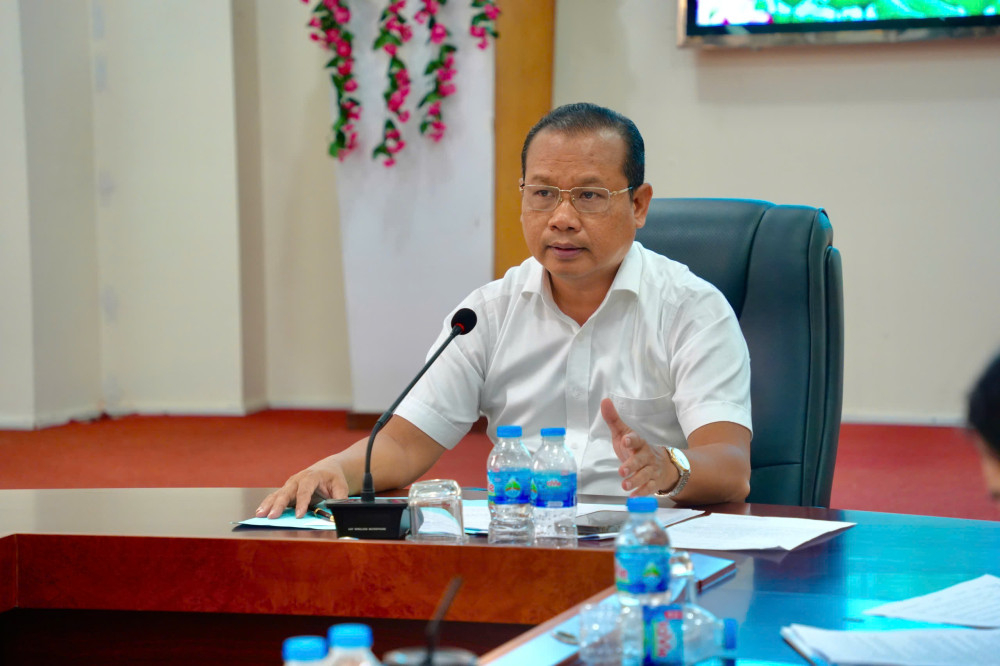 Trưởng Ban Quản lý Khu kinh tế tỉnh Trương Thanh Liêm phát biểu kết luận tại cuộc họp