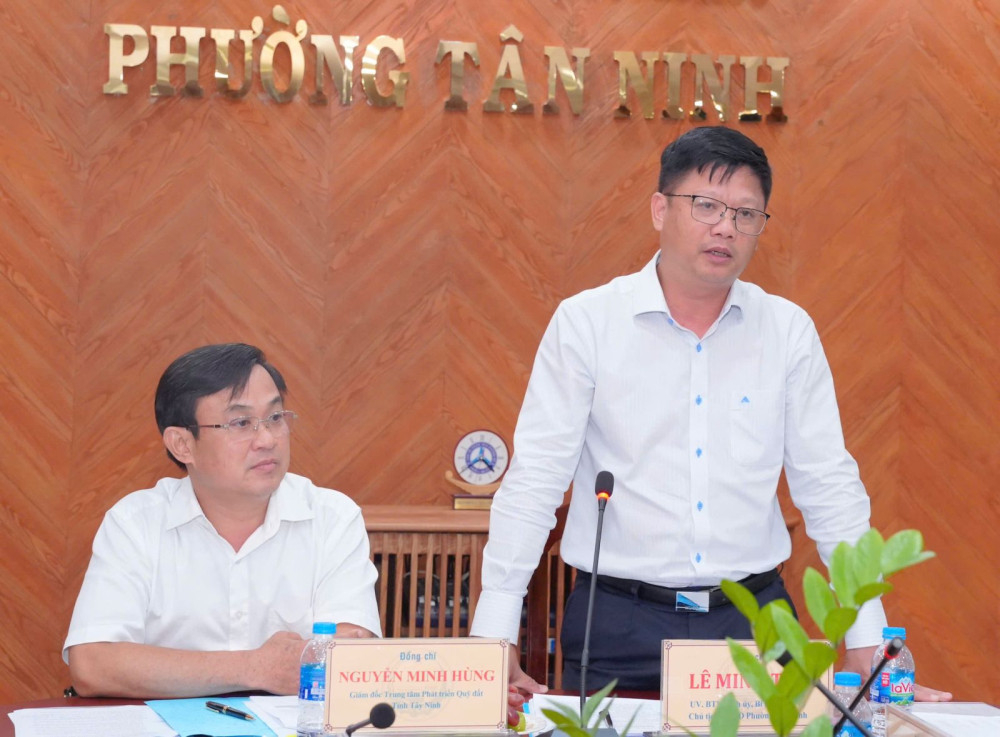 Ủy viên Ban Thường vụ Tỉnh ủy, Bí thư Đảng ủy, Chủ tịch HĐND phường Tân Ninh Lê Minh Thế phát biểu tại buổi làm việc
