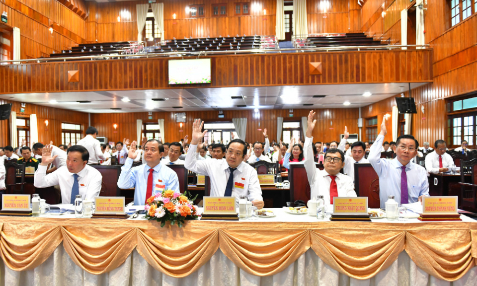 Hỗ trợ 5 triệu đồng/tháng cho cán bộ thay đổi địa điểm làm việc do sắp xếp đơn vị hành chính
