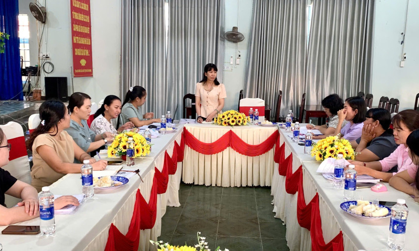 Hội Liên hiệp Phụ nữ tỉnh Tây Ninh duyệt văn kiện Đại hội đại biểu Phụ nữ các xã, phường