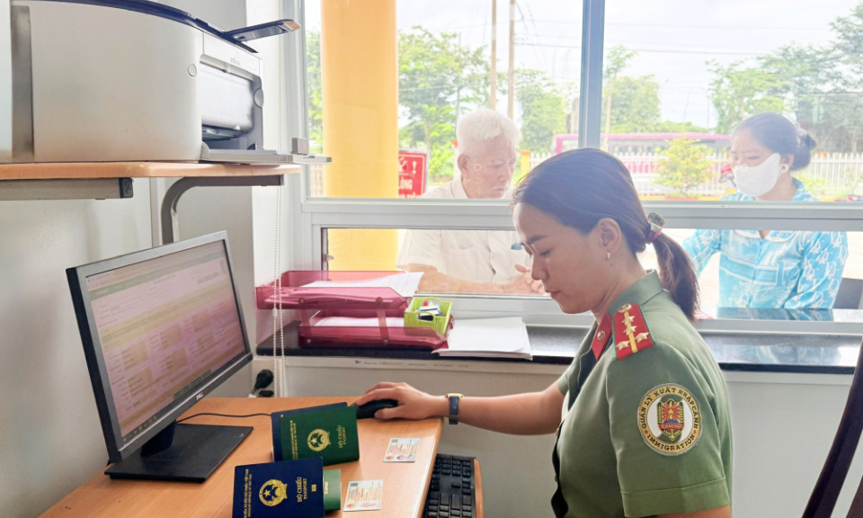 Thủ tục làm hộ chiếu trực tuyến cho trẻ em dưới 14 tuổi trên Cổng Dịch vụ công và những điều cần lưu ý