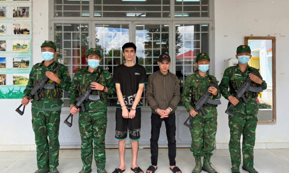 Bắt giữ 2 đối tượng nhập cảnh trái phép từ Campuchia vào Việt Nam