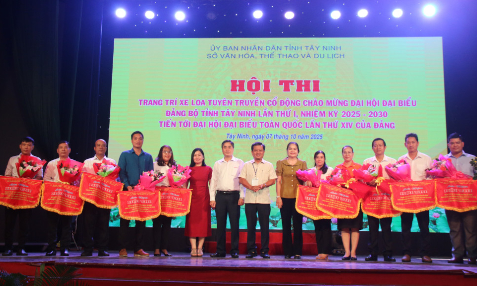 Sôi nổi Hội thi trang trí xe loa tuyên truyền cổ động chào mừng Đại hội đại biểu Đảng Bộ tỉnh Tây Ninh lần thứ I
