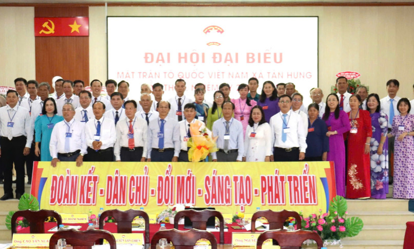 Ông Lê Từ Văn giữ chức Chủ tịch UBMTTQ Việt Nam xã Tân Hưng