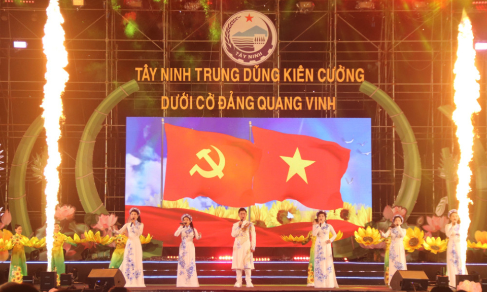 Tây Ninh: Đặc sắc Chương trình nghệ thuật chào mừng thành công Đại hội đại biểu Đảng bộ tỉnh lần thứ I