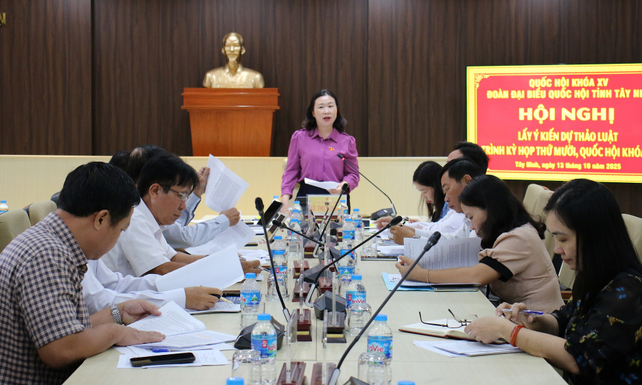 Đoàn đại biểu Quốc hội tỉnh Tây Ninh lấy ý kiến đóng góp các dự án Luật về giáo dục và giáo dục nghề nghiệp