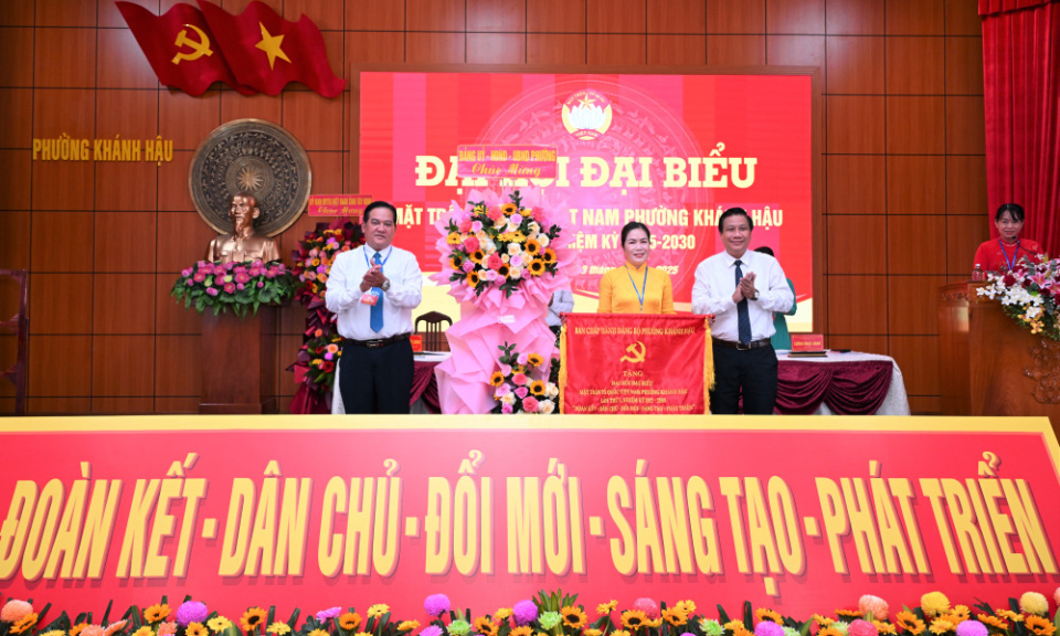 Bà Huỳnh Thị Bạch Lan giữ chức Chủ tịch UBMTTQ Việt Nam phường Khánh Hậu