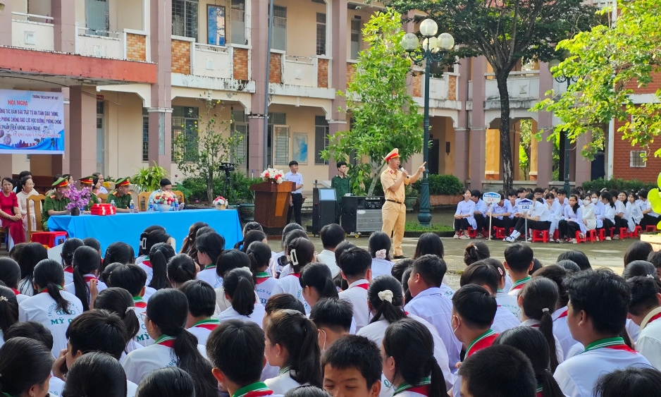 Tuyên truyền, phổ biến pháp luật cho học sinh