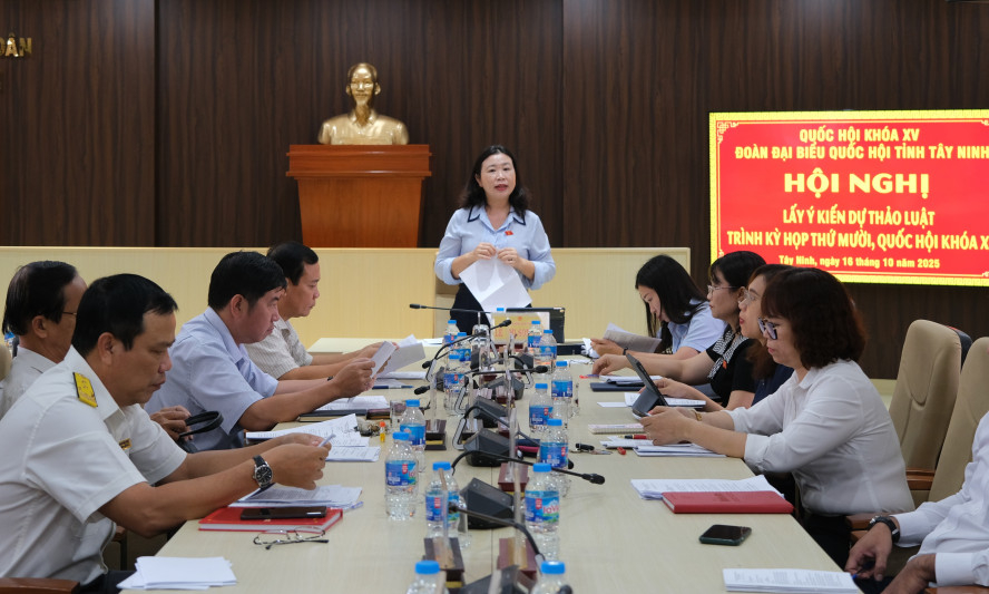 Đoàn đại biểu Quốc hội tỉnh Tây Ninh lấy ý kiến đóng góp các dự án Luật