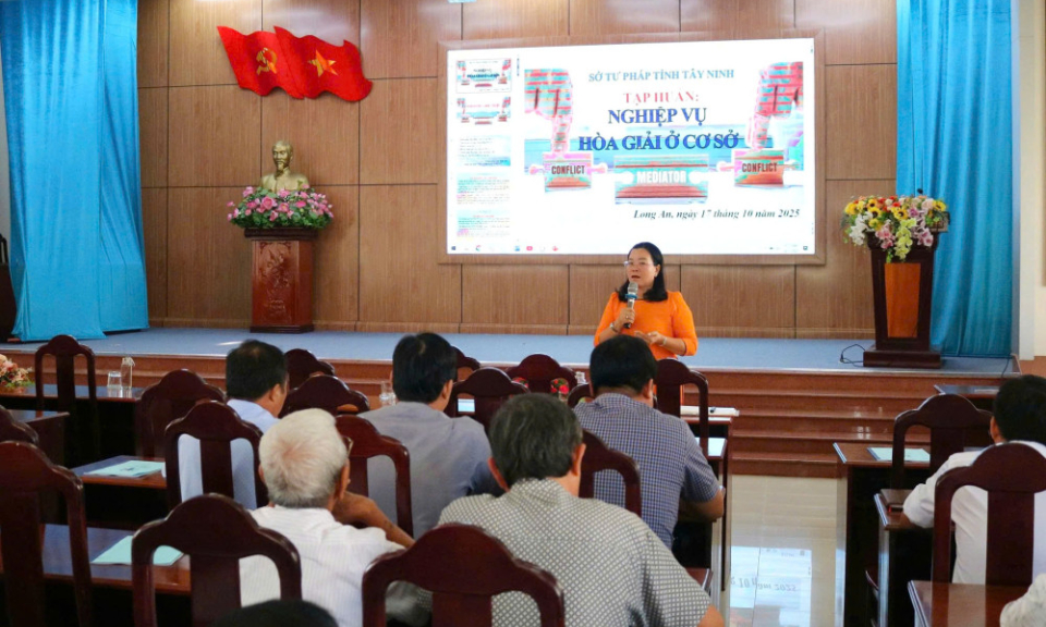 Tập huấn, nâng cao năng lực đội ngũ hòa giải viên ở cơ sở