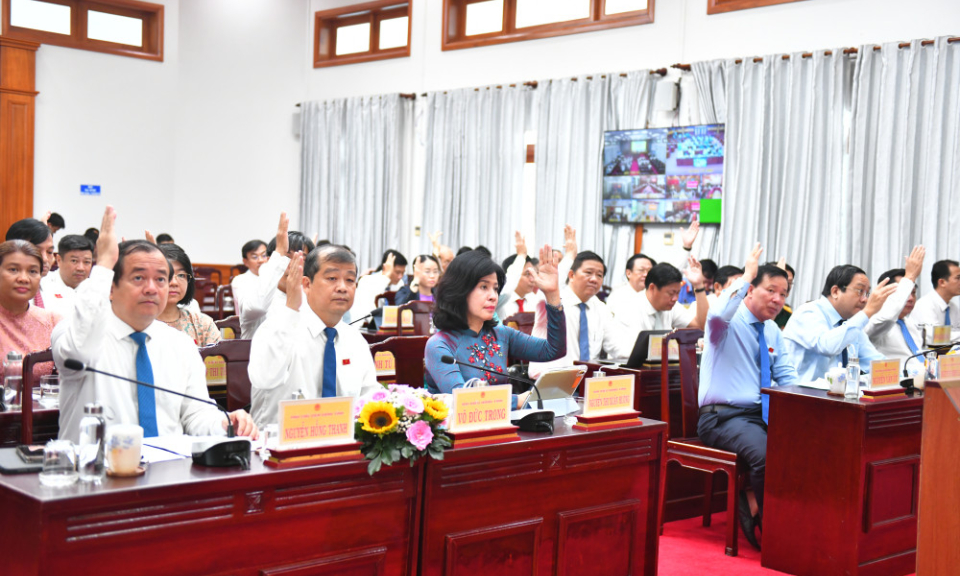 Kỳ họp thứ 4 HĐND tỉnh khóa X thông qua 3 Nghị quyết