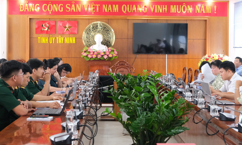 Tập huấn ứng dụng Sổ tay đảng viên điện tử