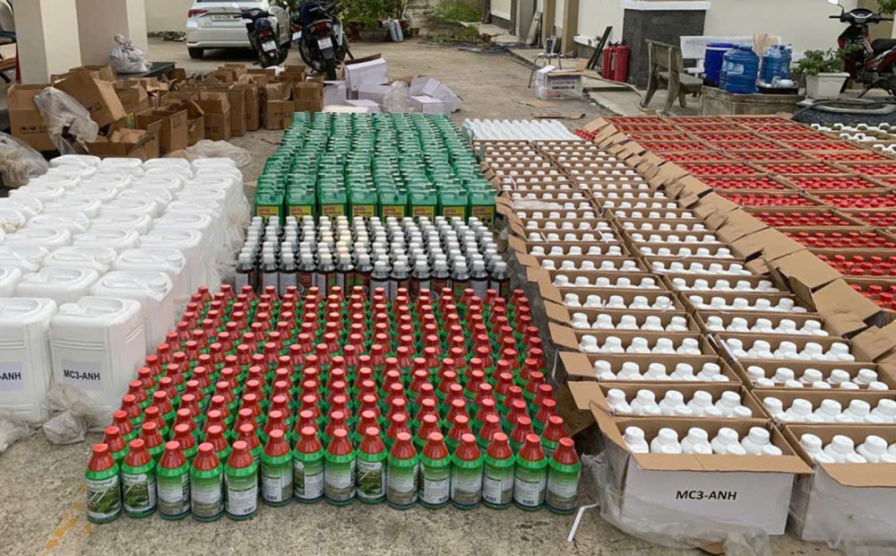 Thuốc trừ sâu không rõ nguồn gốc, xuất xứ bị lực lượng chức năng phát hiện