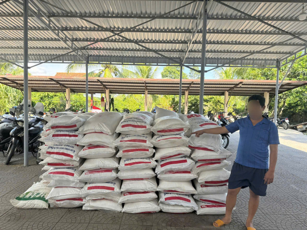 Tang vật là đường cát lậu bị lực lượng Công an phát hiện