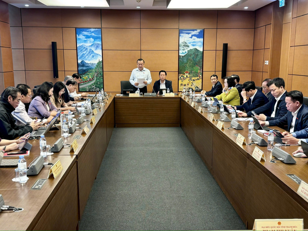 Đại biểu tham dự tại buổi thảo luận tổ 