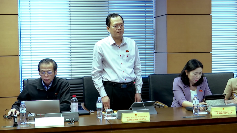 Đại biểu Huỳnh Thanh Phương - Phó Bí thư chuyên trách Đảng ủy các cơ quan Đảng tỉnh Tây Ninh, phát biểu