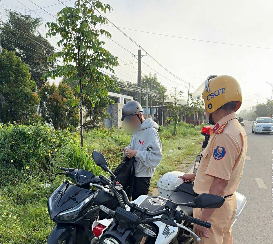 Cảnh sát giao thông tăng cường tuần tra, kiểm soát trên đường