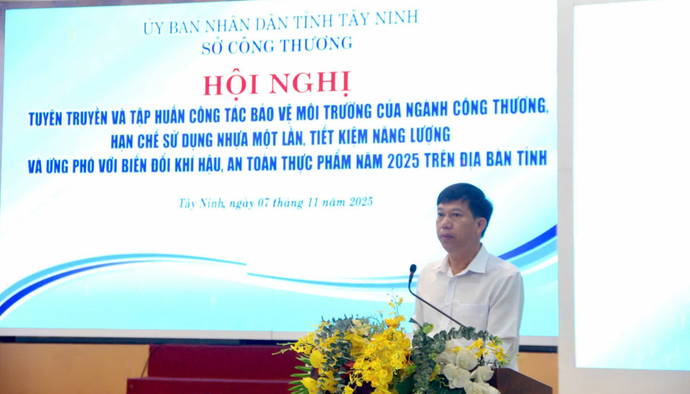 Phó Giám đốc Sở Công Thương Châu Thanh Long phát biểu tại hội nghị