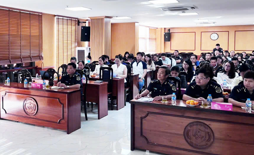 Đại biểu tham dự hội nghị 