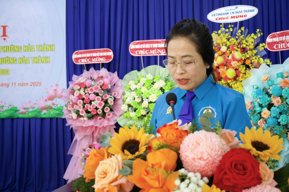 Chủ tịch Công đoàn phường Hòa Thành điều hành Hội nghị Ban Chấp hành mở rộng