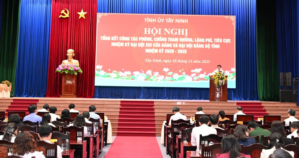 Đại biểu tham dự hội nghị