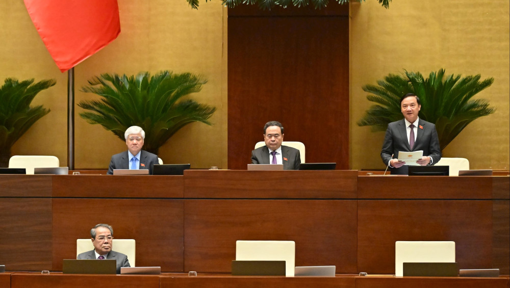 Phó Chủ tịch Quốc hội Nguyễn Khắc Định điều hành phiên họp sáng 11/11